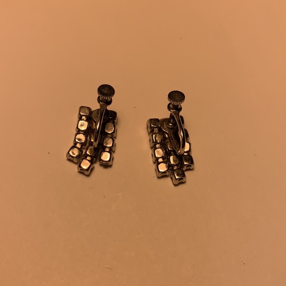 Vintage screw back rhinestone formal wear costume jewelry earrings - Picture 3 of 7